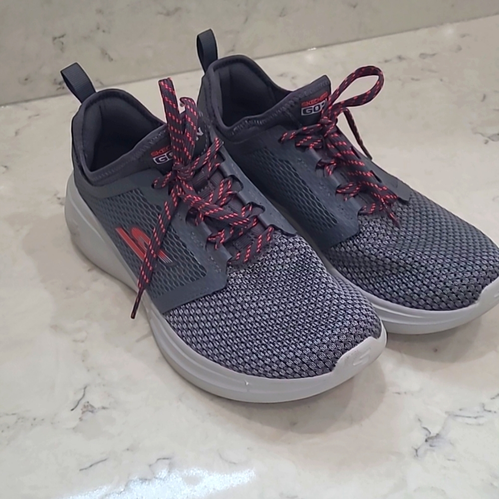 Skechers Goga Mat Walking Shoes